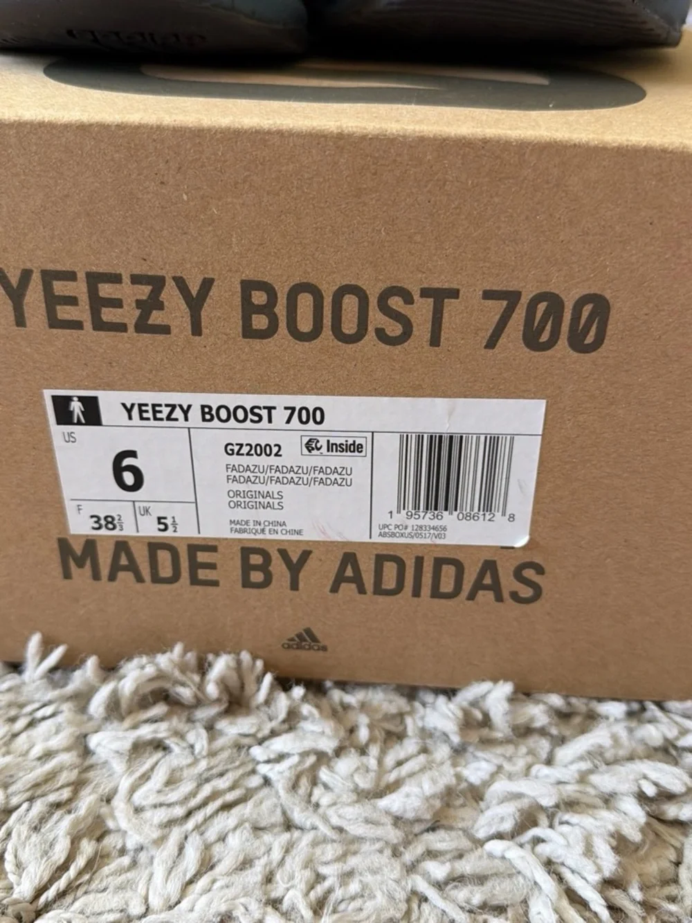 Yeezy Boost 700 Teal/Blue Sneakers size 6